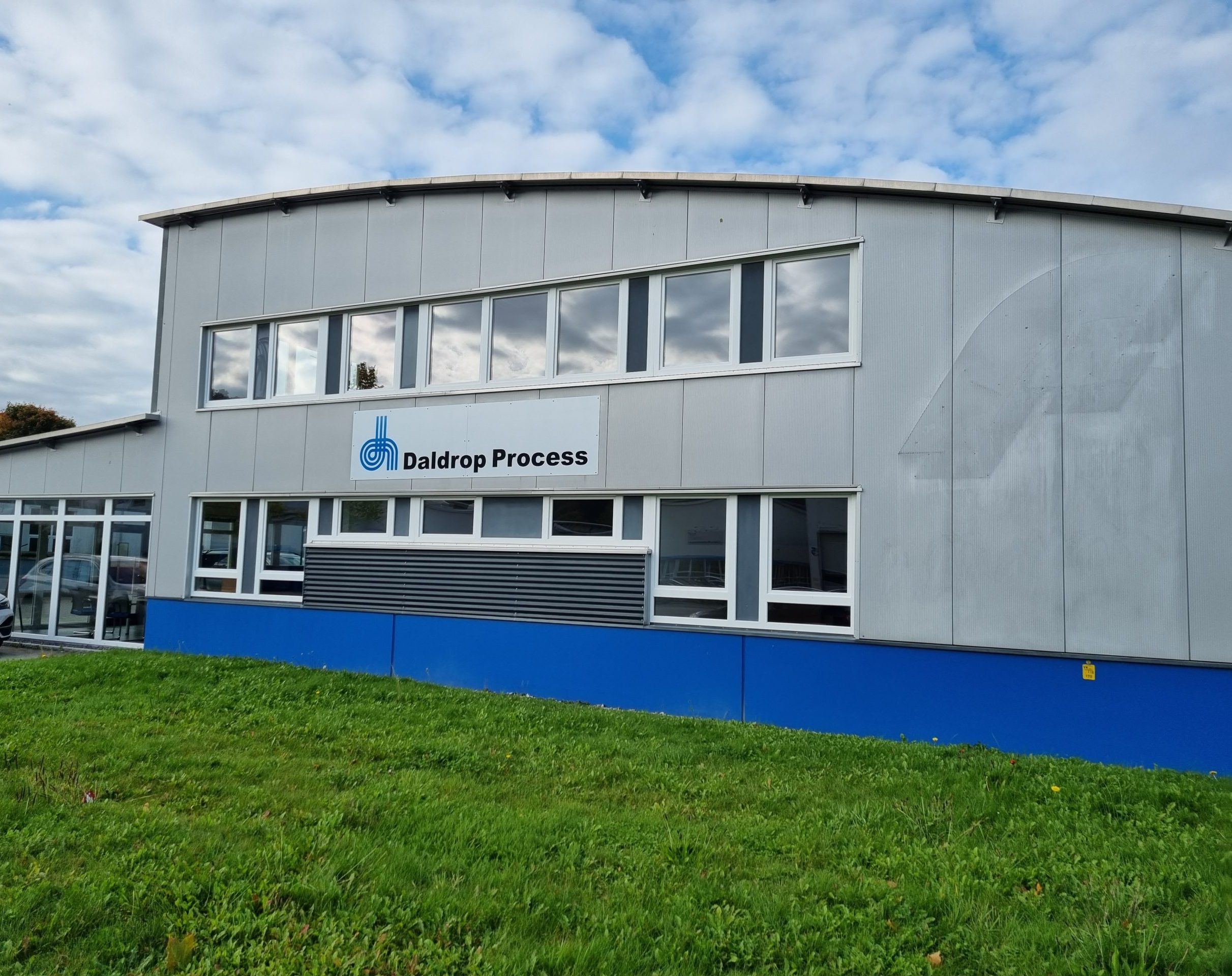 Fertigungshalle in Biberach, Außenansicht